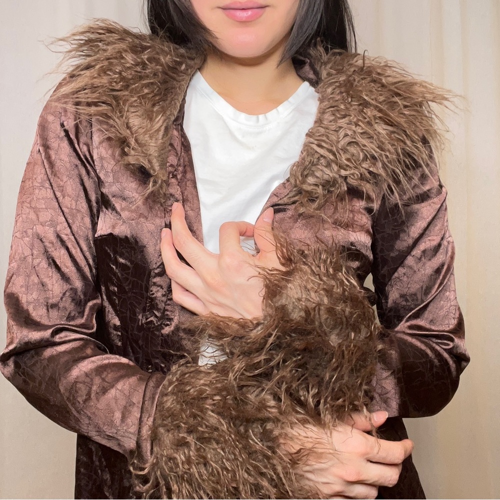Brown jacket with shaggy details
